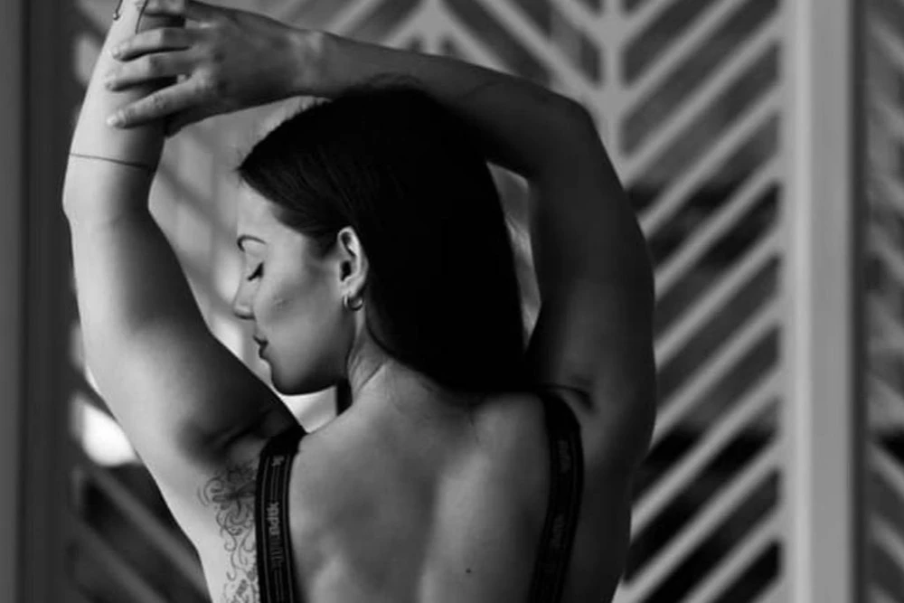 H Ιφιγένεια Μπάκα μας εξηγεί τη σημασία του pilates στη ζωή των γυναικών με καρκίνο του μαστού